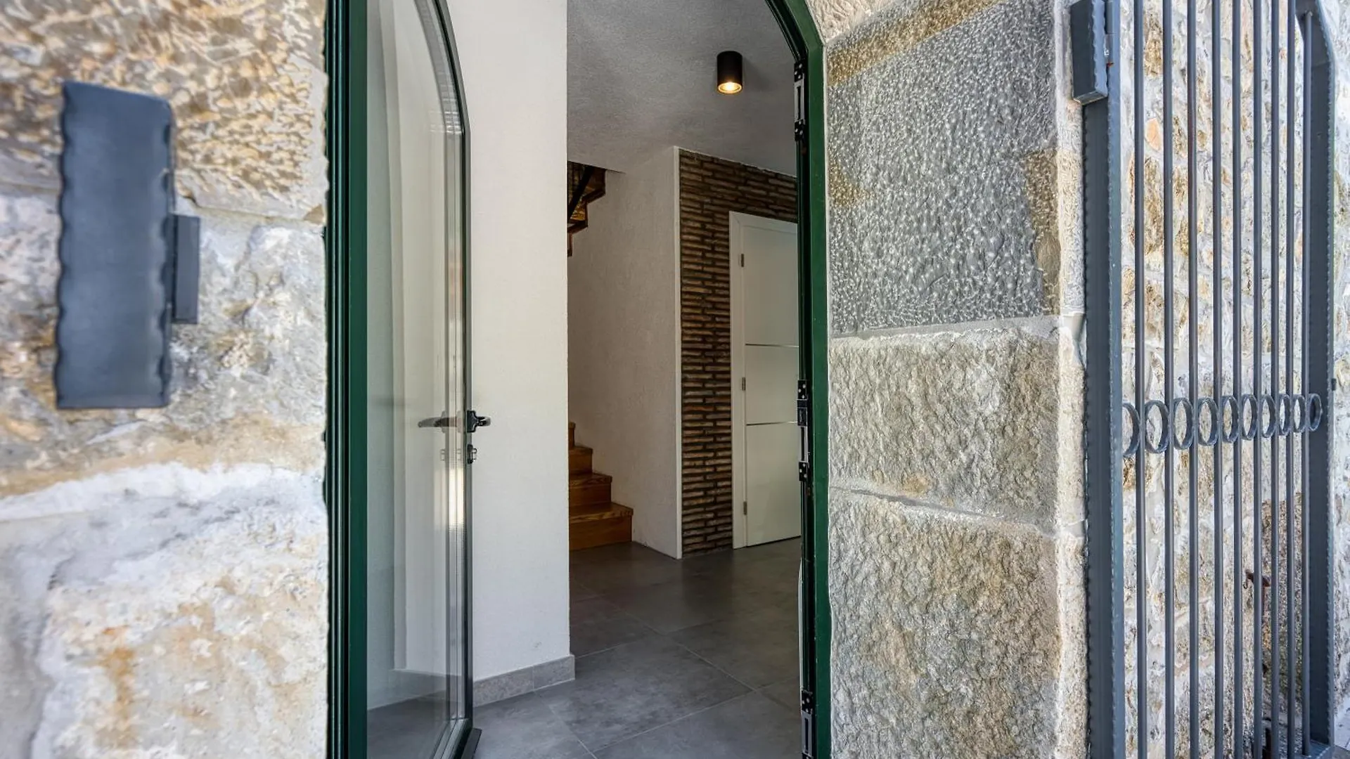 Villa Brgudac - Happy Rentals 公寓